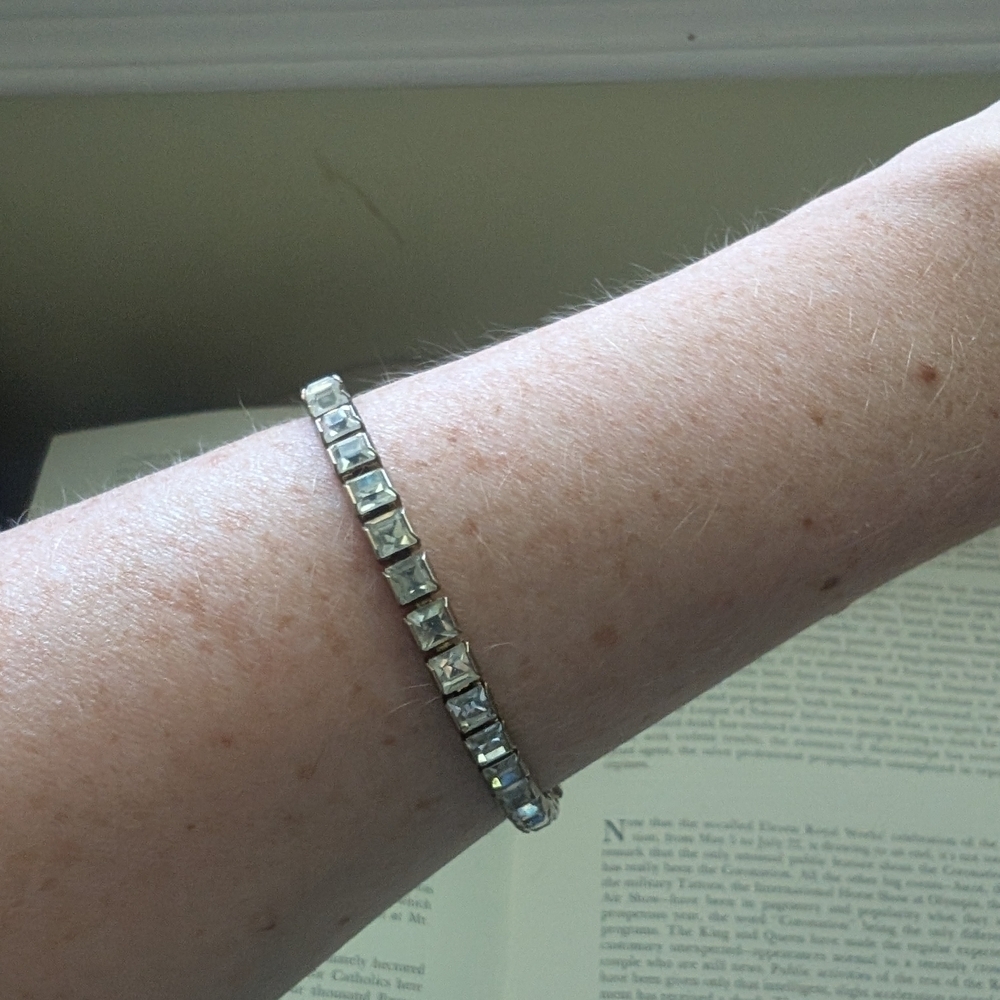 Elegant Silver Rhinestone Bracelet - Picture 7 of 12